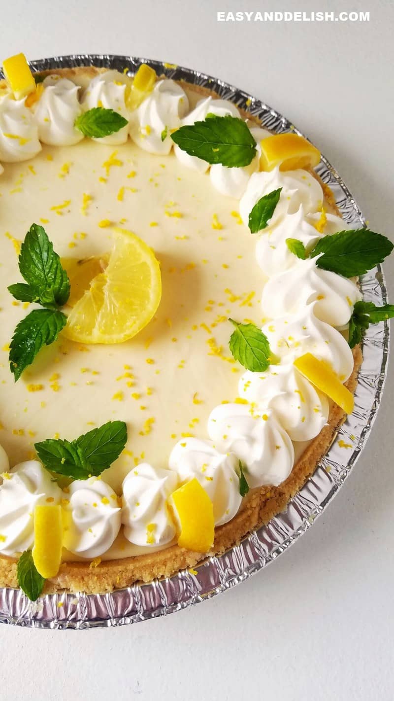 Easy Lemon Pie with Condensed Milk (Lemon Icebox Pie) - Easy and Delish