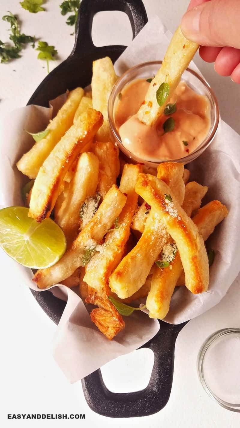 Yuca Fries Aipim Frito Crispy And Healthy Easy And Delish