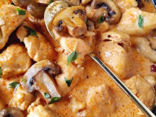 Brazilian Chicken Stroganoff (Estrogonofe de Frango) - Easy and Delish