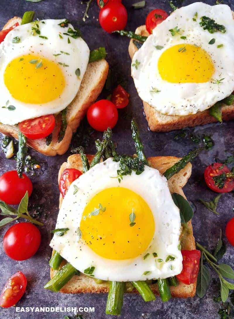Perfect Sunny Side Up Eggs - The Kitchen Magpie