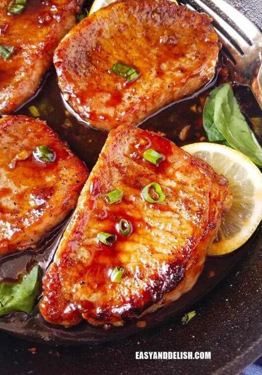 Pan-Seared Pork Chops Recipe - Easy and Delish