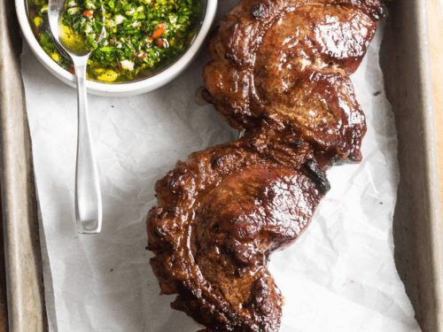 Picanha churrasco assado no espeto na brasa churrasco é muito consumido em  todo brasil