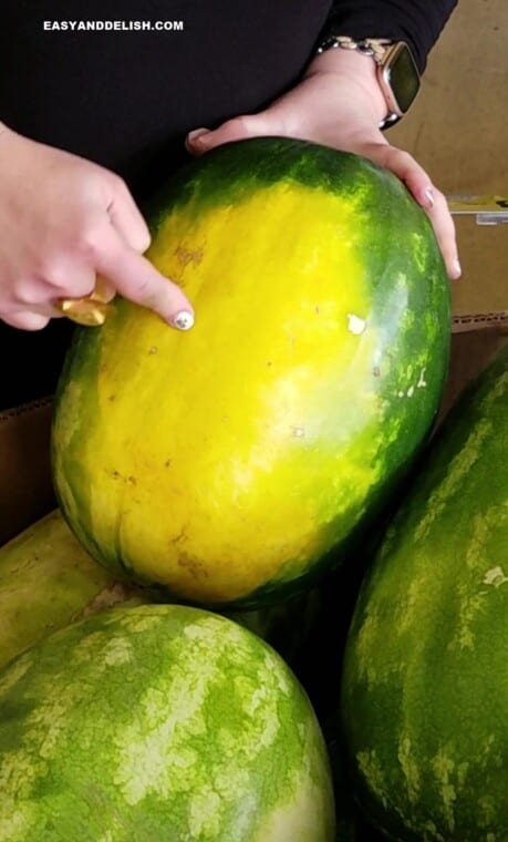 How To Pick Watermelon Ripe And Sweet Easy And Delish 8195